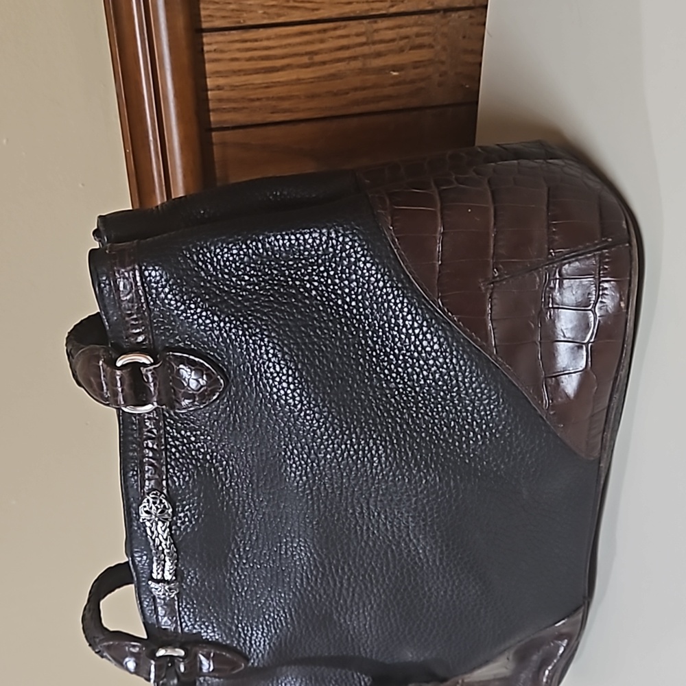 Brighton Vintage Leather Shoulder Bag - Picture 7 of 17